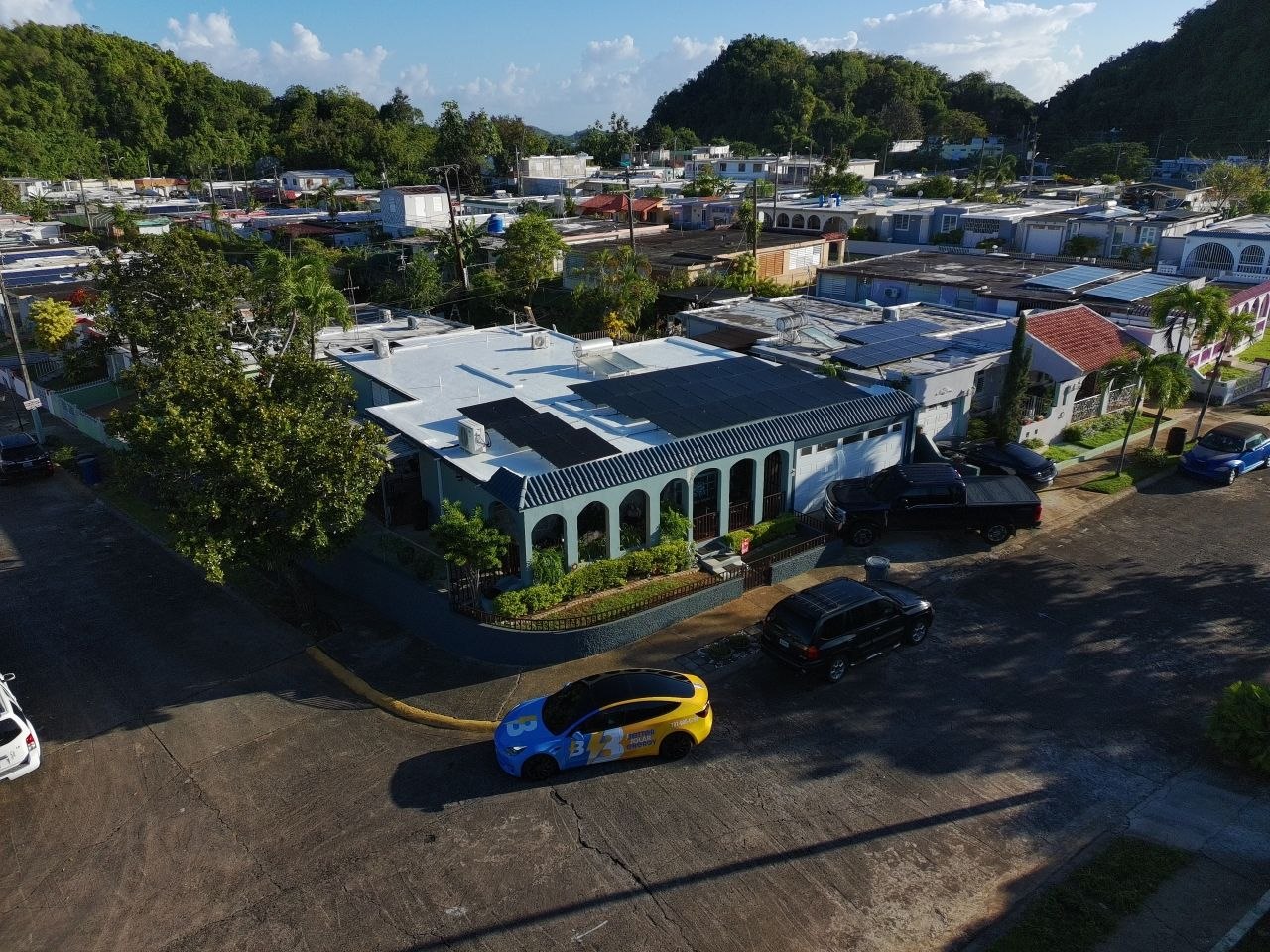 Manatí, 12.3k - Residencia Tradicional con Fachada de Arcos