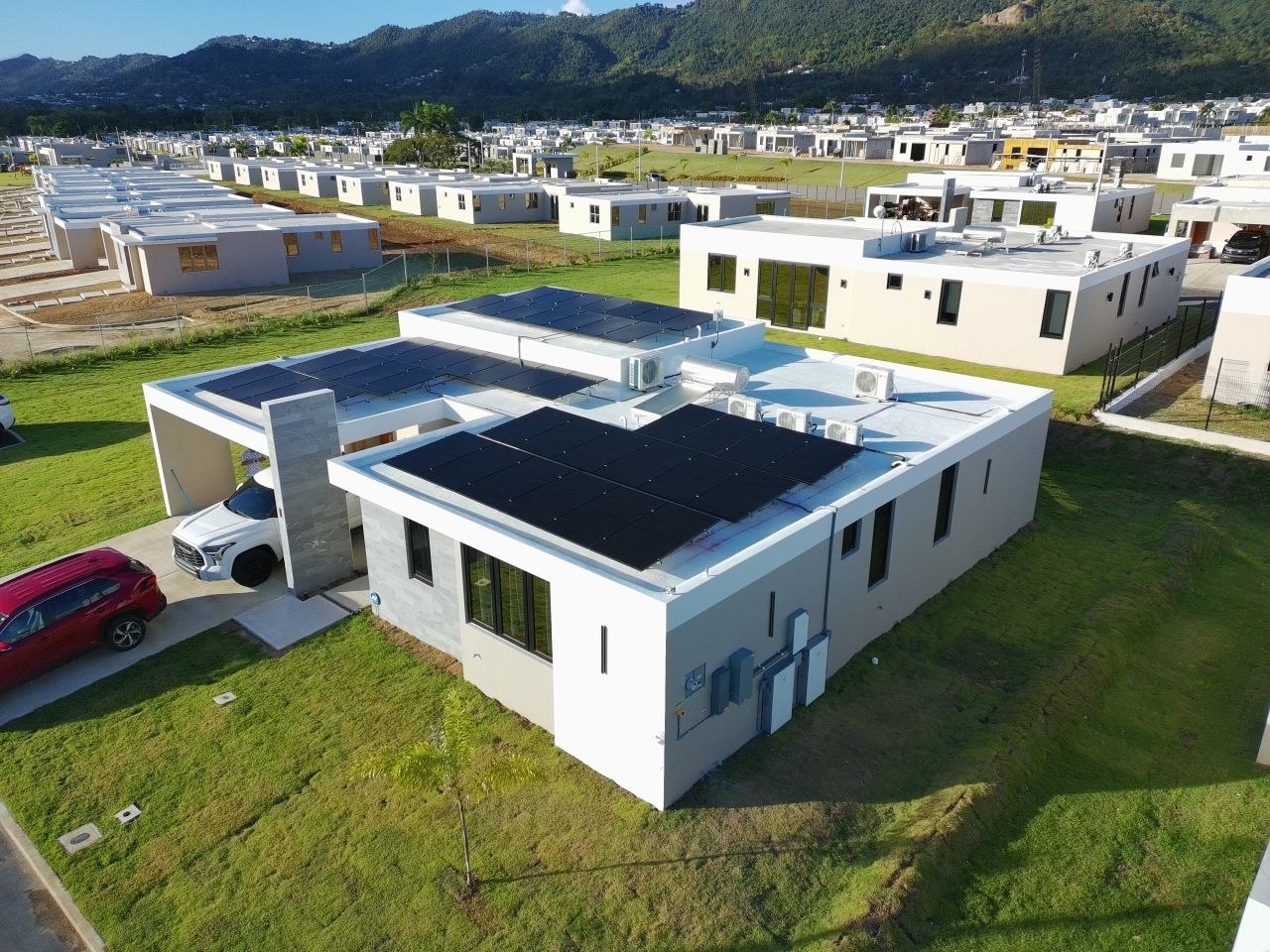 Gurabo, 18.45k - Residencia Moderna con Respaldo Dual Tesla